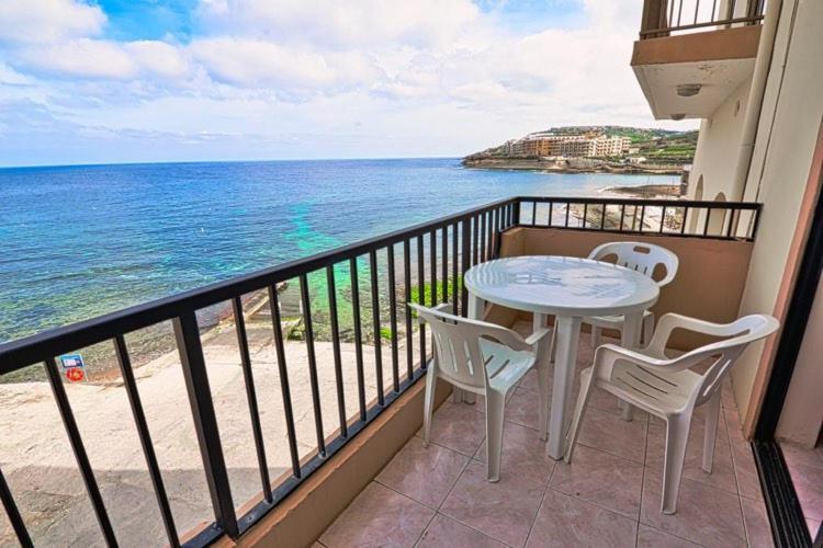 Marsalforn Seaview Apartment In A Quiet Area Qbajjar Dış mekan fotoğraf